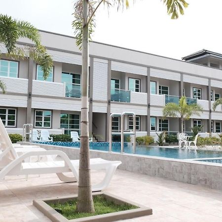 Aneeda Inn Pantai Cenang  Eksteriør billede